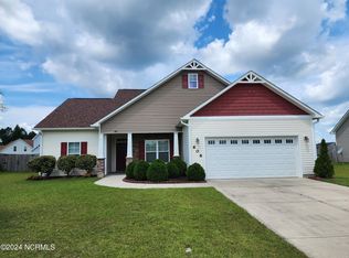 606 Drummond Grove Ln, Jacksonville, NC 28546