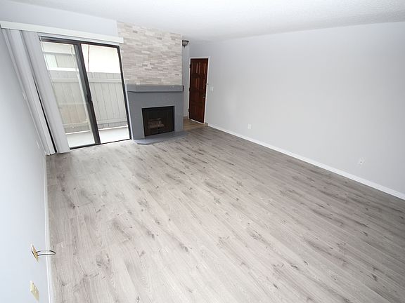 4th image of 3353 Shelby Dr APT 106