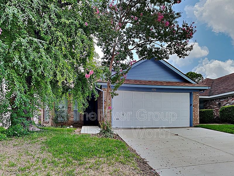 1st image of 2426 Beverly Hills Ln