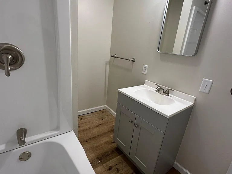 711 Walnut St — Photo 10
