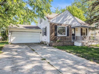 1920 Crestbrook Ln, Flint, MI, 48507