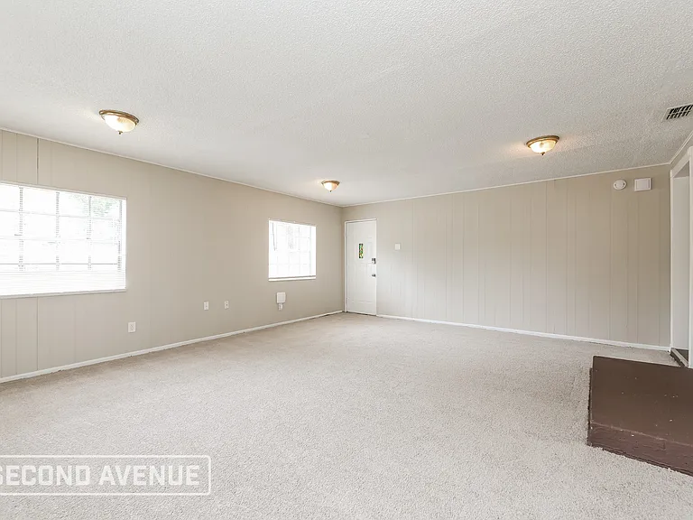 1021 Lake Forest Blvd — Photo 6