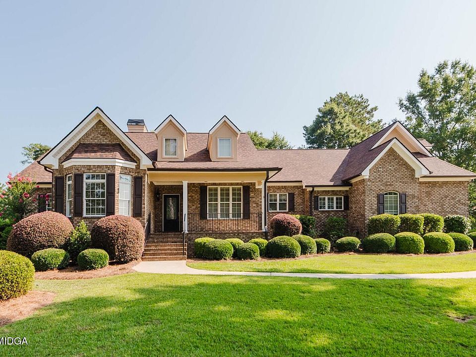 1st image of 711 Latrobe Way
