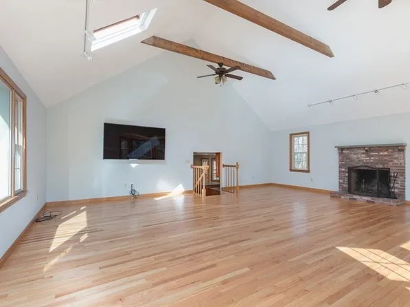 670 Mountain St, Sharon, MA 02067