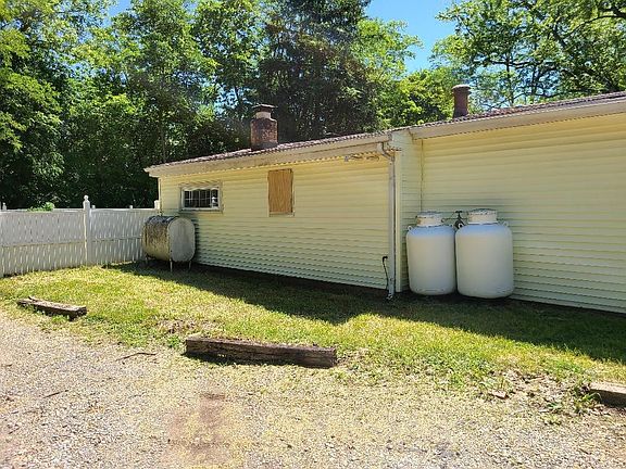 4th image of 426 Walker Ave