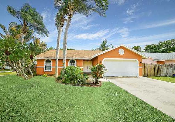 Home For Sale In Hidden Valley