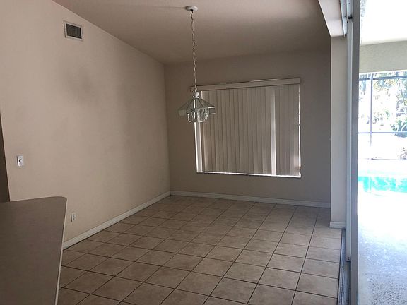 4th image of 1628 SW 43rd Ter