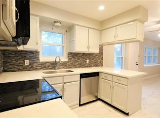 851 Silverpines Rd, Houston, TX 77062