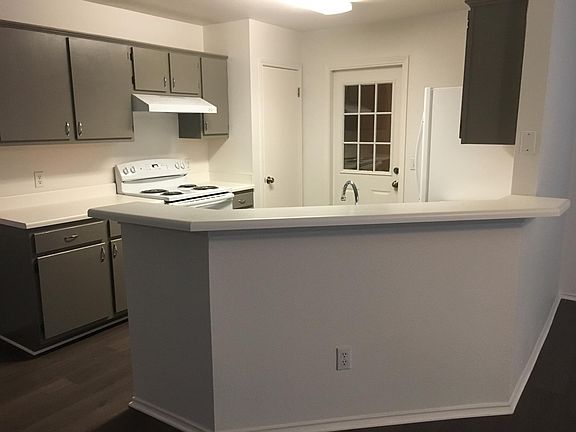 Kitchen/Bar area