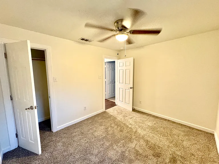 4562 Mexicana Rd — Photo 5