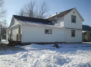 204 E 2nd St, Olin, IA 52320