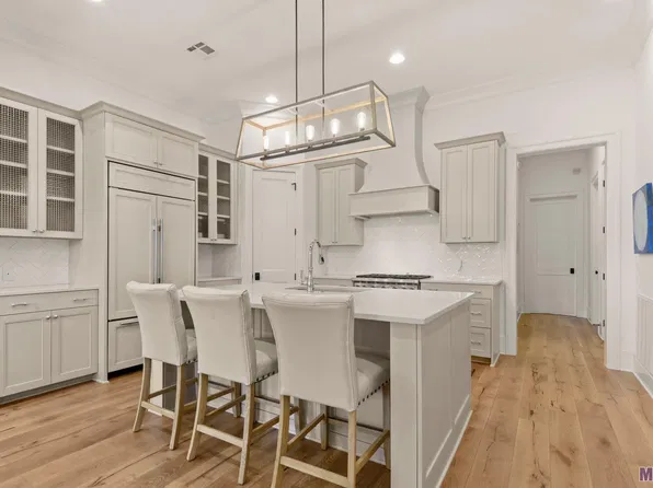 4030 Live Oak Aly, Baton Rouge, LA 70808