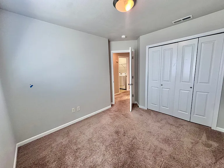 207 NE 52nd St — Photo 32