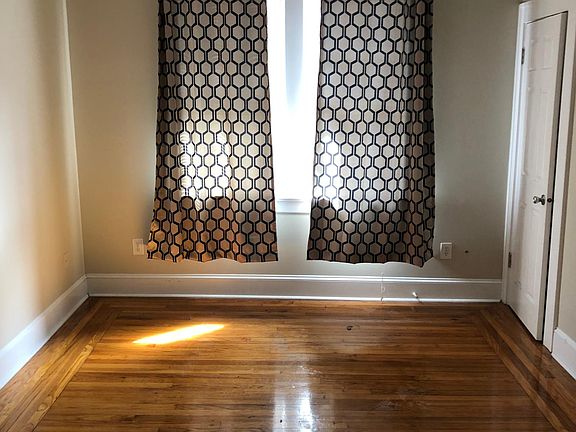4th image of 2836 Herschel St