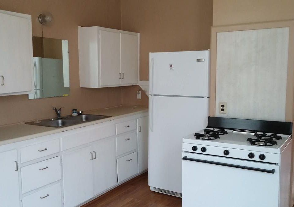 2nd image of 151 N Phillips Ave