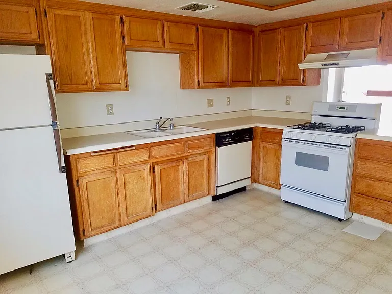 337 S Sunset St #C — Photo 6
