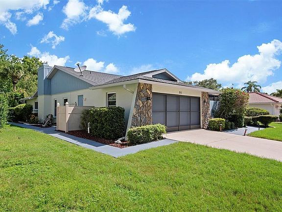 3rd image of 911 S Doral Ln