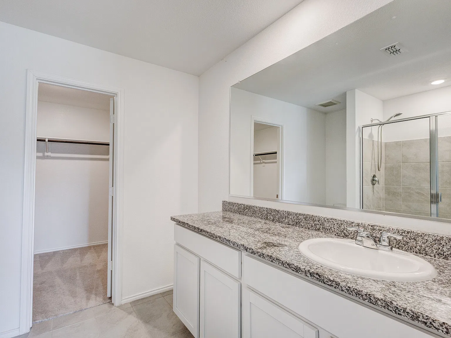 4 bed, 1723 sqft, $2,100 — Photo 4
