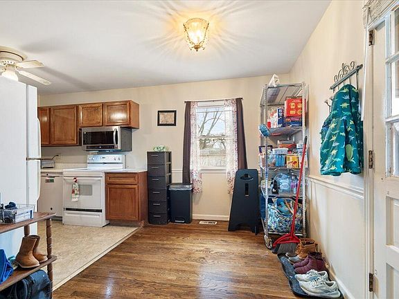 5th image of 430 Moss Dr