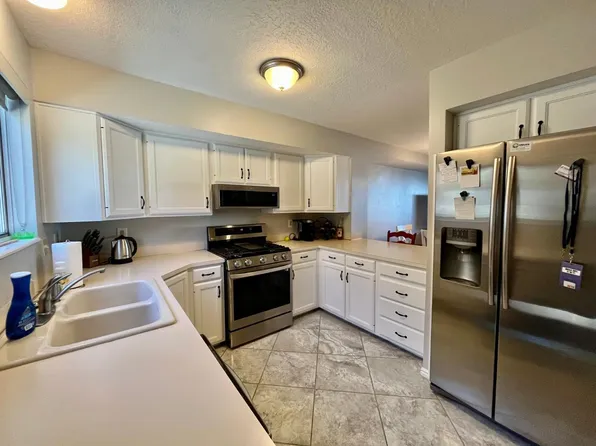 5816 Club View Ln, Ogden, UT 84405