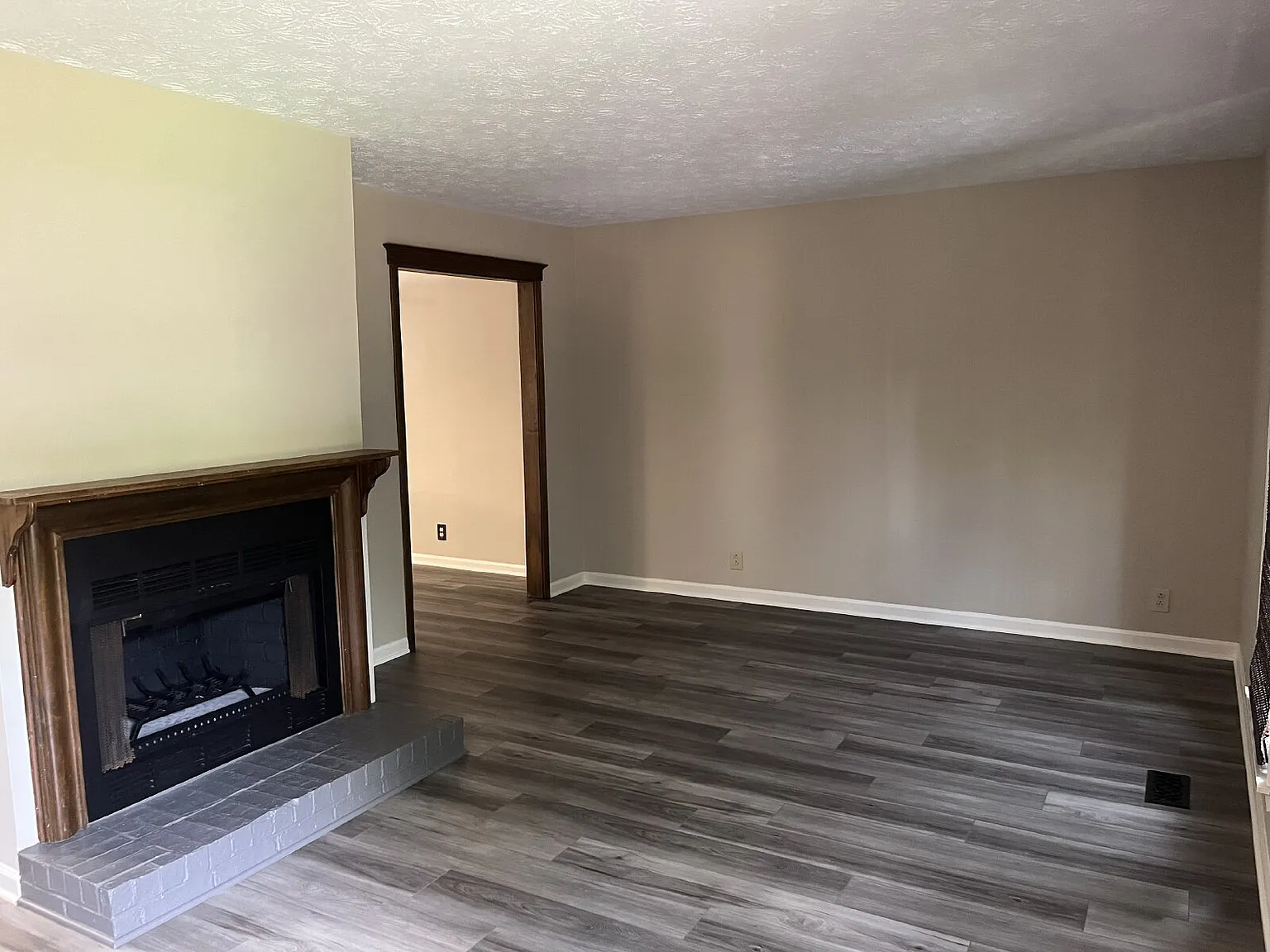 2 bed, 2.5 bath, 1242 sqft, $1,650 — Photo 3