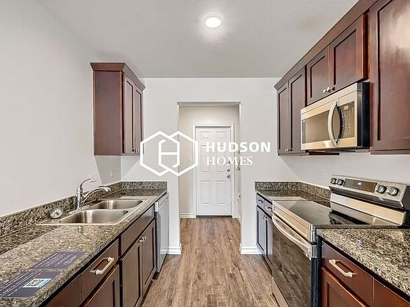 5th image of 752 Medlin St