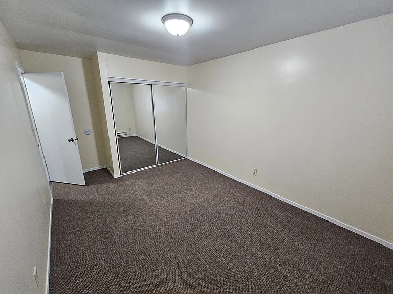 1731 La Crescent St #57 — Photo 12