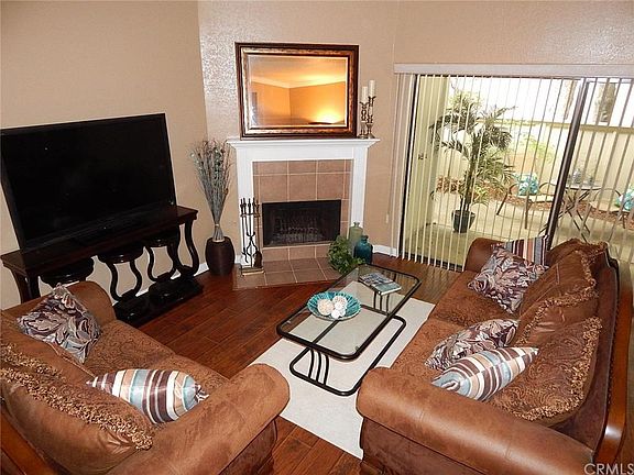 5th image of 636 Sycamore Ave #28