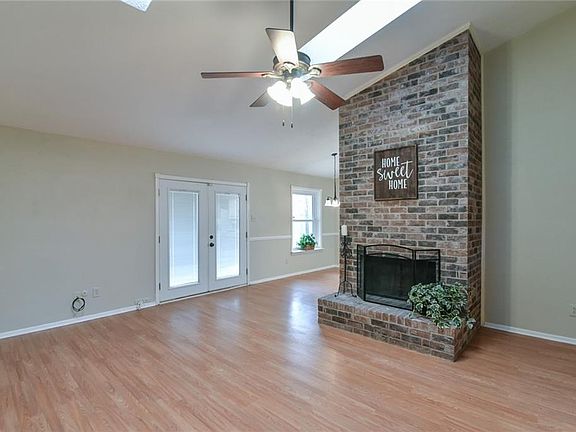 5th image of 2400 Rock Haven St