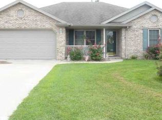 213 W Savannah Dr, Huntingburg, IN 47542