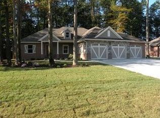 369 Woodside Ct, Batesville, IN 47006