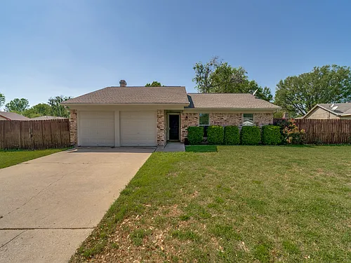 1108 Briar Ct Photo 1
