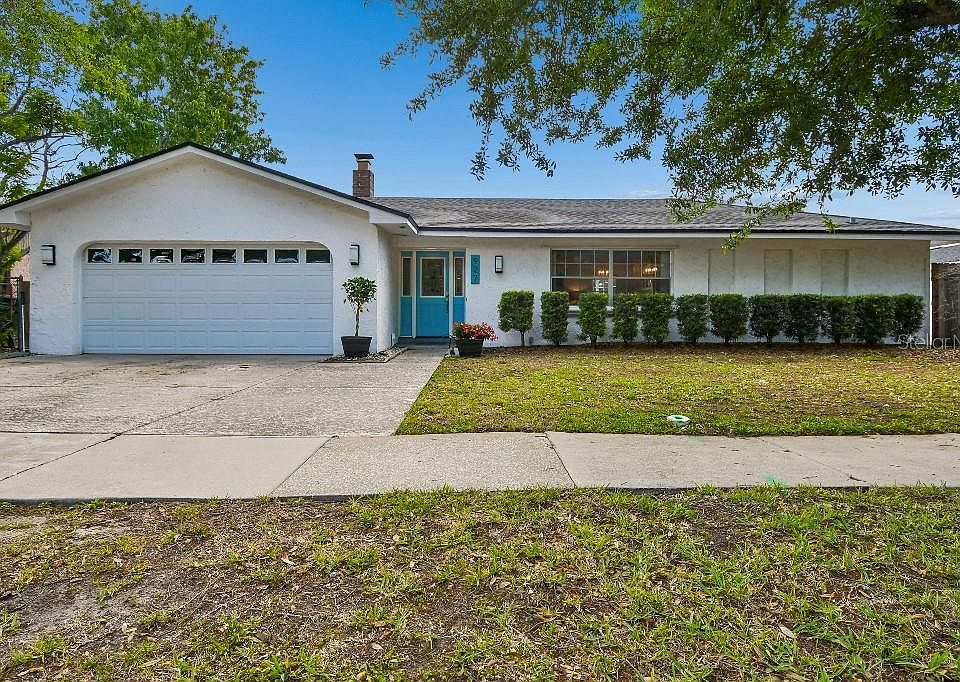 1st image of 927 FAIRWAY DRIVE
