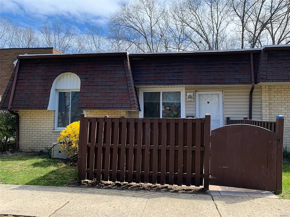 1st image of 18 Birchwood Dr