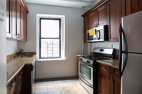 1st image of 20 Seaman Ave APT 1d