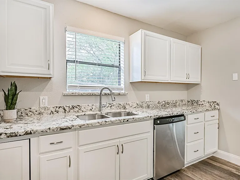 5220 Krueger Dr — Photo 27