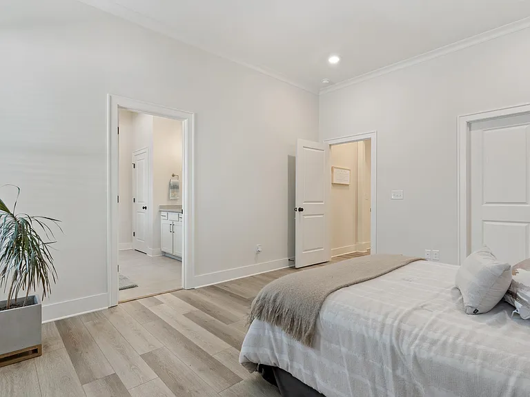 4652 Silas Ave — Photo 18
