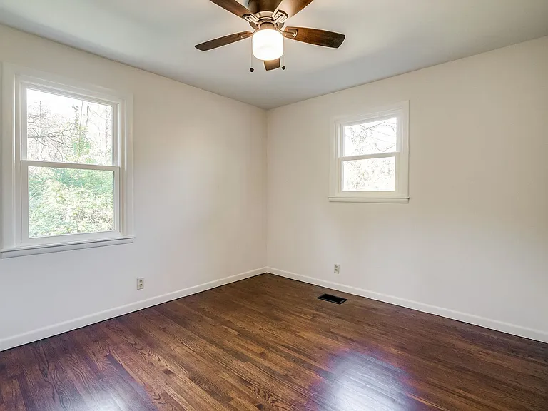 1907 Dabbs Ave — Photo 7