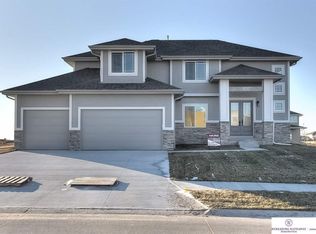 18513 Summit Dr, Omaha, NE 68136