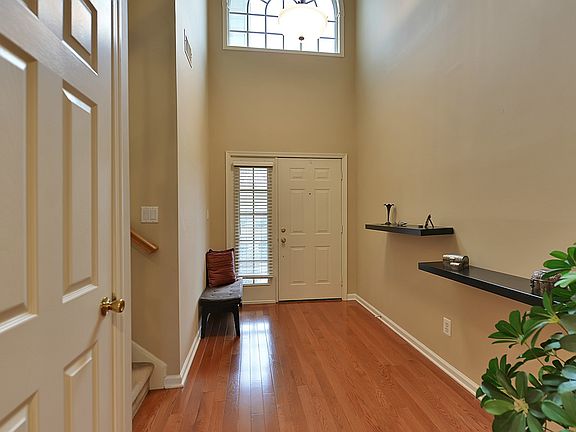 2nd image of 15 Waldeck Ct #19