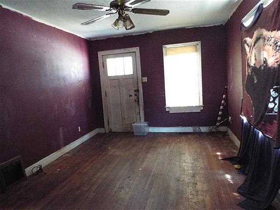2nd image of 1165 E Columbia St