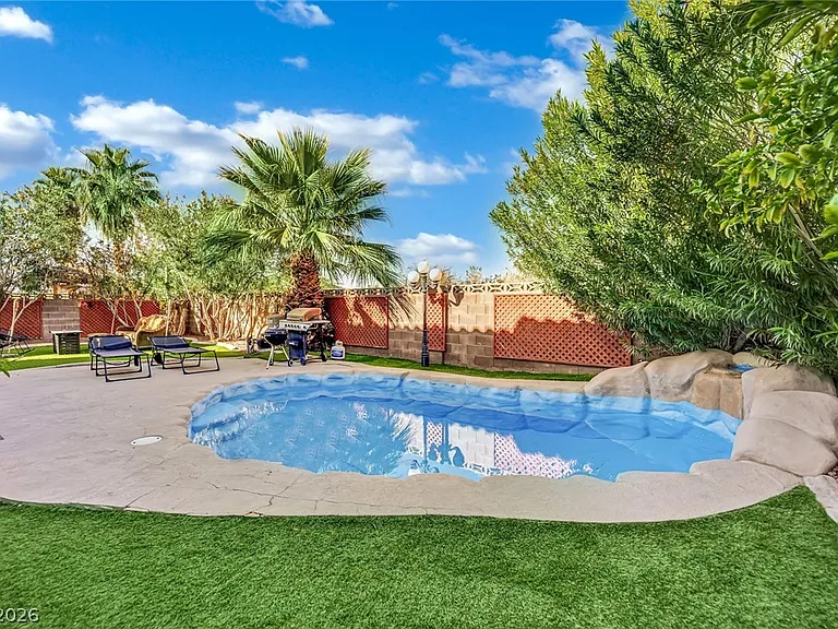 3214 Rutledge Dr — Photo 2