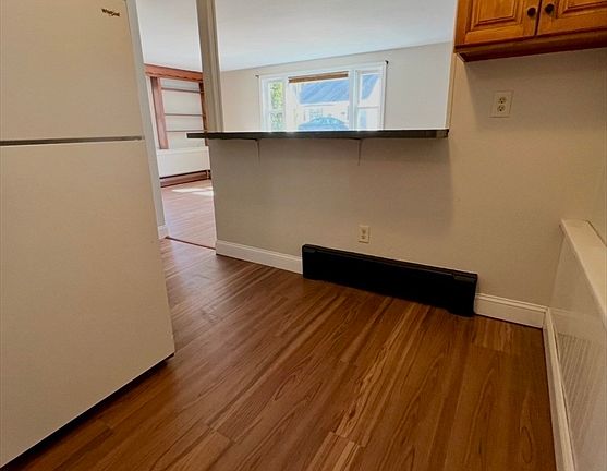 5th image of 10 Edgemere Rd