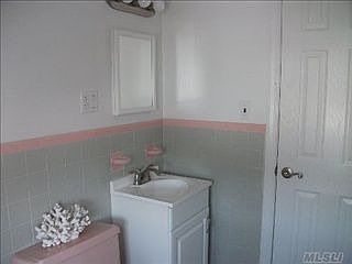 5th image of 408 Lincoln Blvd