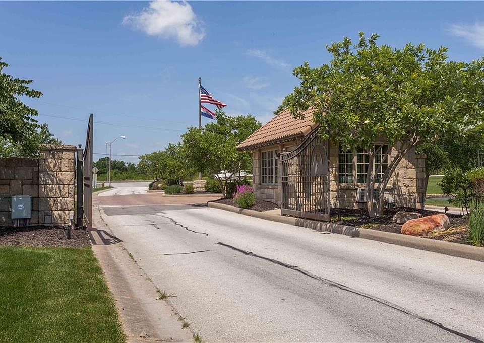 103 Teton Rdg, Lake Winnebago, MO 64034 Zillow