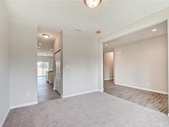 5th image of 7250 Lockford Walk S