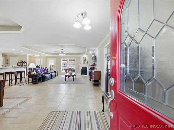 4th image of 120 S Madison Ave