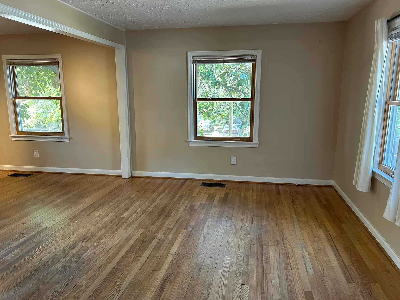 13 Aberdeen St NE — Photo 4