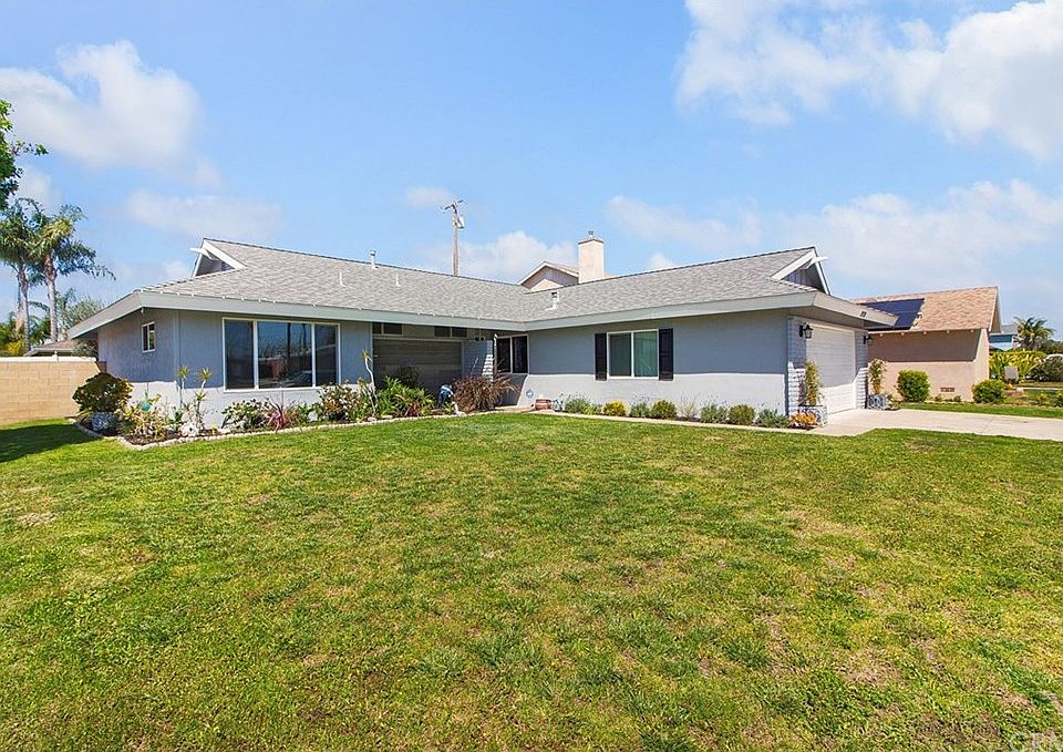 2nd image of 19701 Lexington Ln
