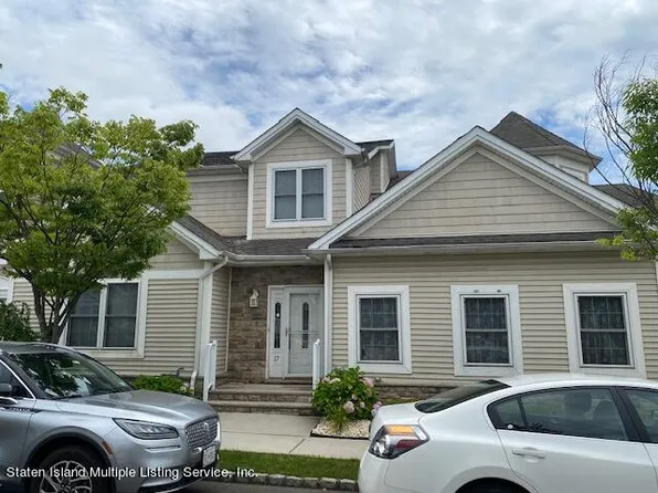 17 Topside Ln, Staten Island, NY 10309
